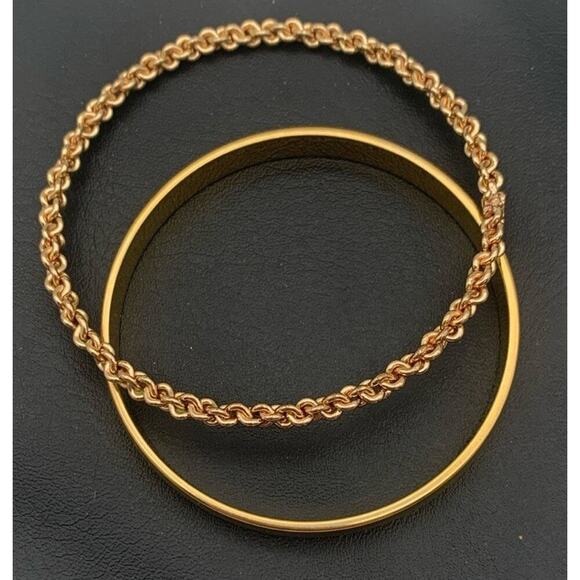 Lot Of 2 Different Gold Tone Bracelet Bangles 1 Smooth 1 Chain Link Design - Picture 1 of 4
